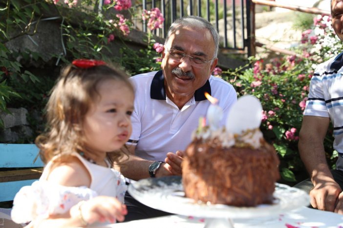 Başkandan Minik Elif’e İlginç Doğum Günü Sürprizi