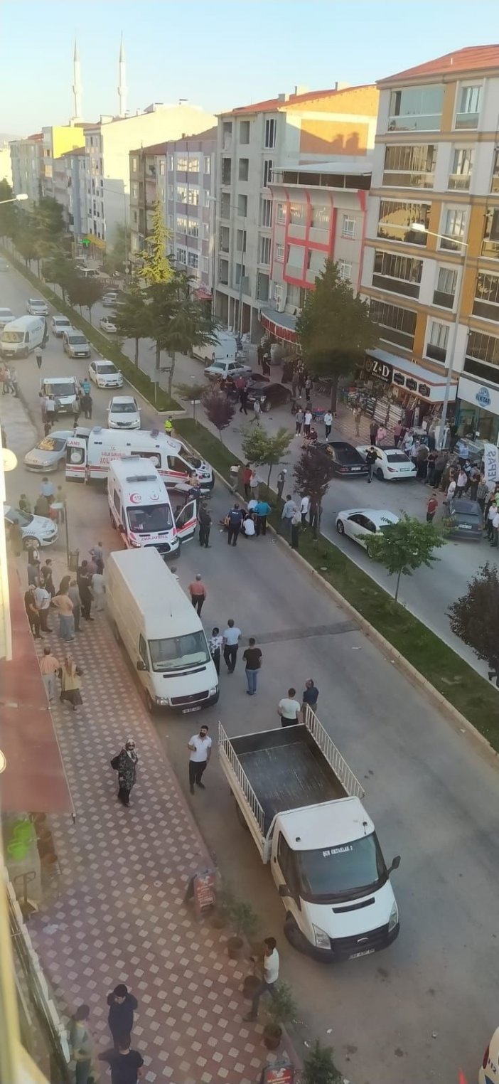 Amasya’da 2 Kişi Arasında Çıkan Tartışma Kanlı Bitti: 1’i Polis 2 Kişi Yaralandı