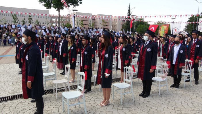 274 Tıp Öğrencisinin Mezuniyet Heyecanı