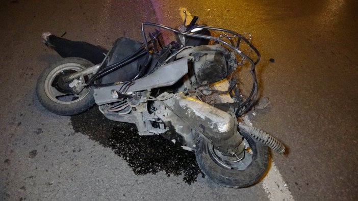 Kontrolden Çıkan Otomobil Trafik Polisi Ve Motosiklete Çarptı: 2 Ölü, 1 Polis Yaralı
