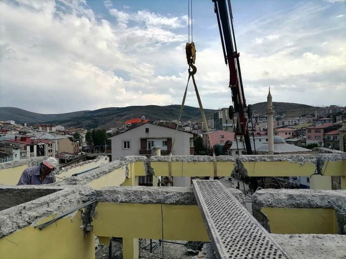 Tarihi Bayburt Kalesi İle Saat Kulesi Bütünleşiyor