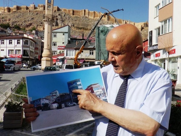 Tarihi Bayburt Kalesi İle Saat Kulesi Bütünleşiyor