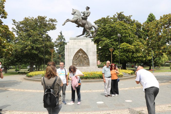 Yasaklar Bitti, Turlar Başladı