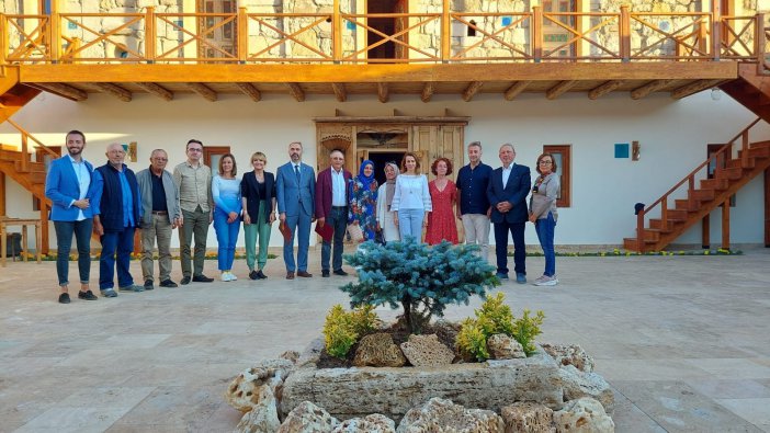 Bayburt Üniversitesi İle Kenan Yavuz Kültür Vakfı Arasında Protokol İmzalandı