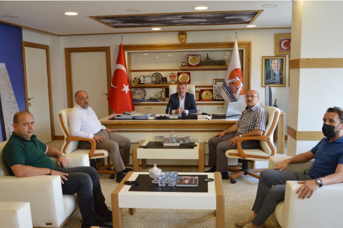 Başkan Özdemir: "ilçemize Yüzme Havuzu, Kapalı Spor Salonu, 4 Adet Sentetik Çim Saha Kazandırdık"