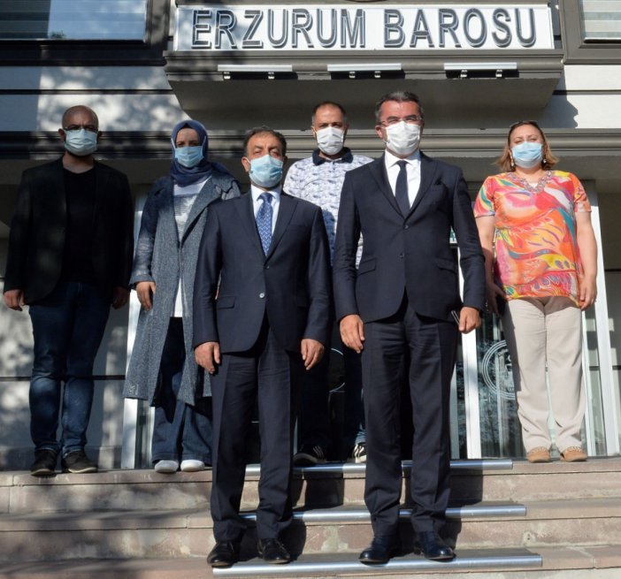 Vali Okay Memiş, Baro Başkanı Göğebakan’ı Tebrik Etti