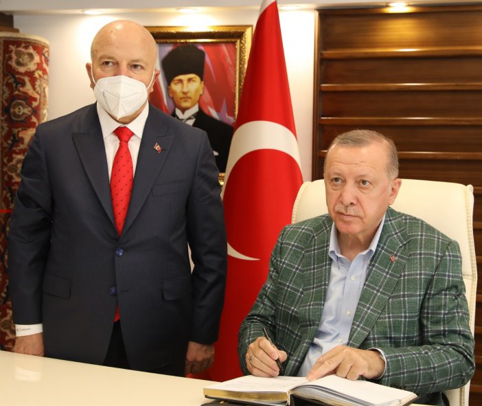 Cumhurbaşkanı Erdoğan Erzurum Büyükşehir Belediyesi’ni Ziyaret Etti