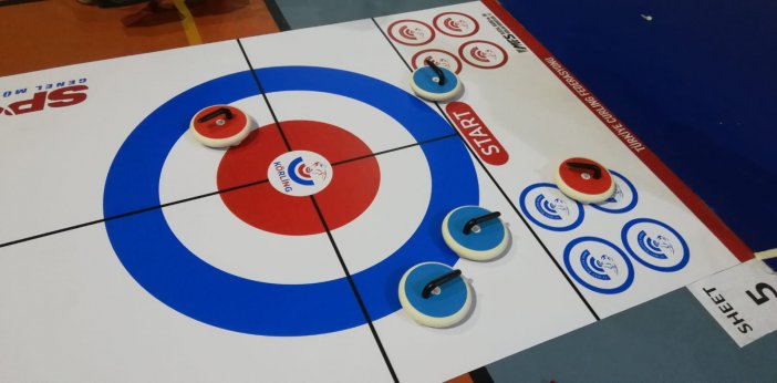 Erzurum’da Floor Curling Müsabakaları Başladı