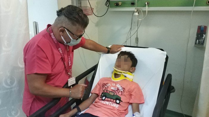 11 Yaşındaki Çocuk Gizlice Anahtarını Aldığı Araçla Kaza Yapıp Yaralandı