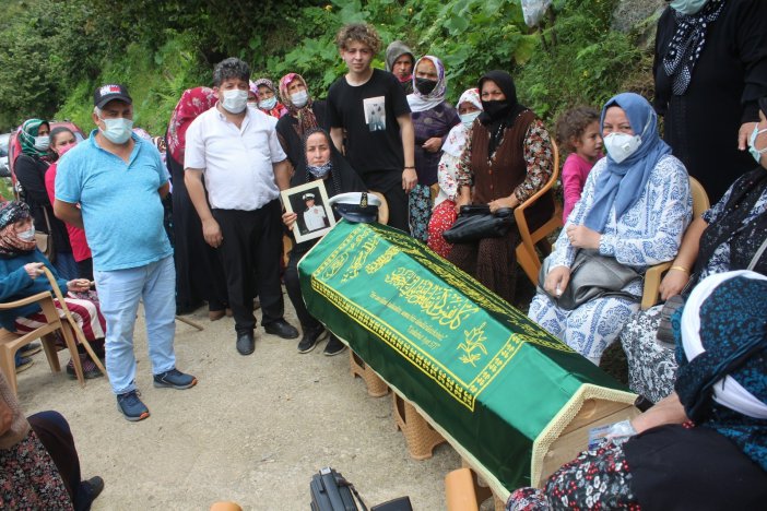 Çalıştığı Yük Gemisinde Geçirdiği Kaza Sonucu Ölen 3. Kaptan Memleketinde Son Yolculuğuna Uğurlandı