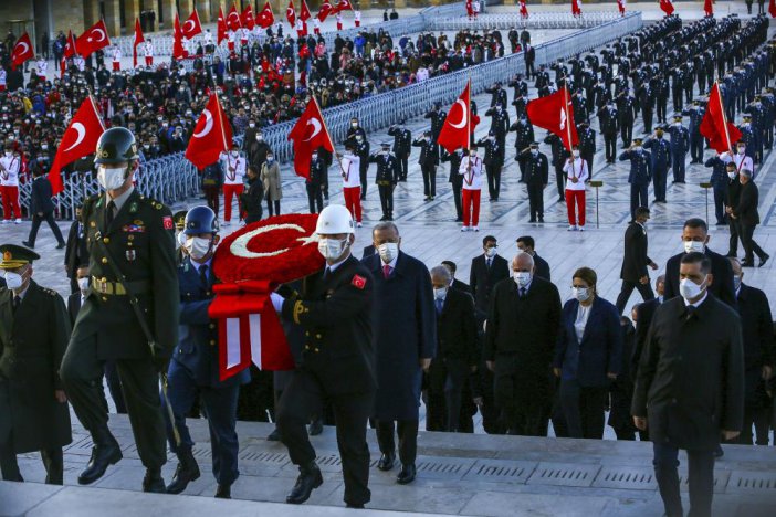erdogan-anitkabirde-14.jpg
