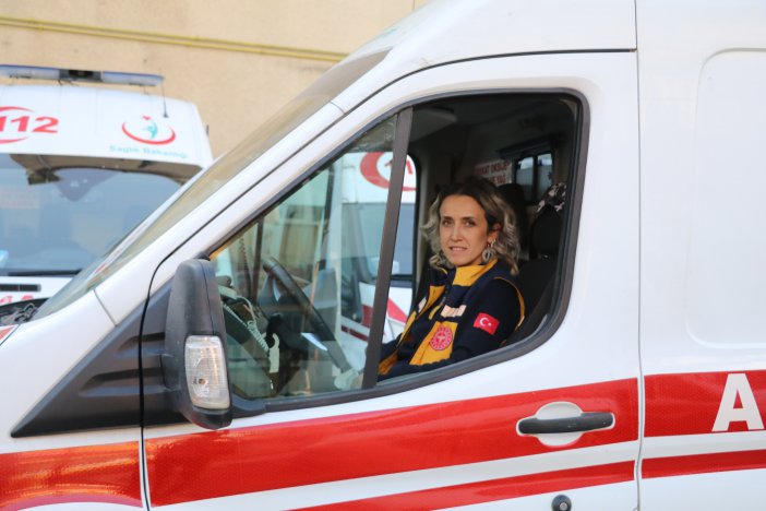 rize-kadin-ambulans-soferi-14.jpg