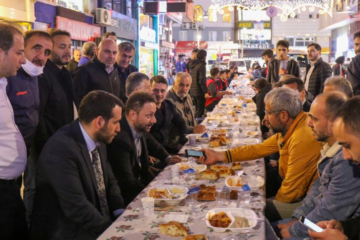 rize-ak-parti-yemek-12.jpg