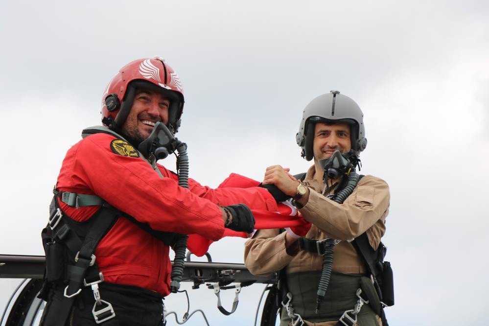 Selçuk Bayraktar, Hürkuş'la Tarihi Uçuşun Kokpit Görüntülerini Paylaştı