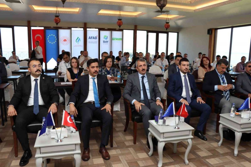 Afad Başkanı Sezer Rize'de Heyelanlarda Erken Uyarı Sistemi Eğitimi