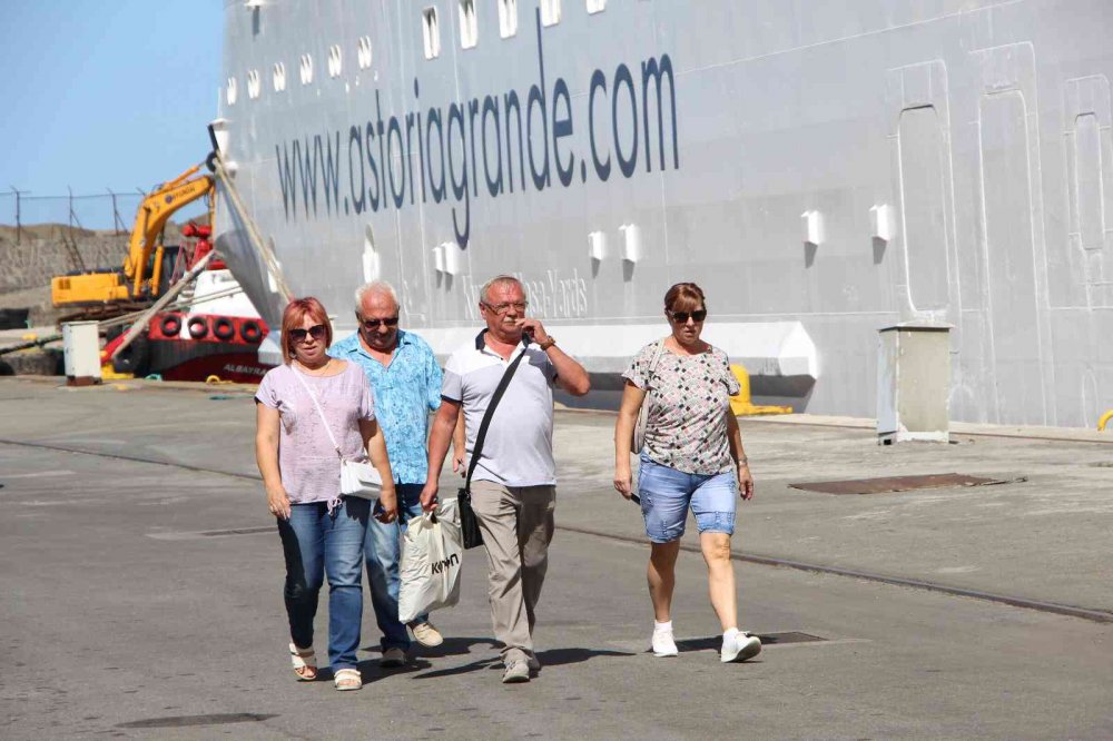 TRABZON VALİSİ USTAOĞLU: 