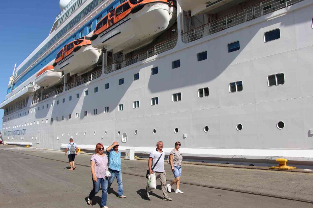 TRABZON VALİSİ USTAOĞLU: 