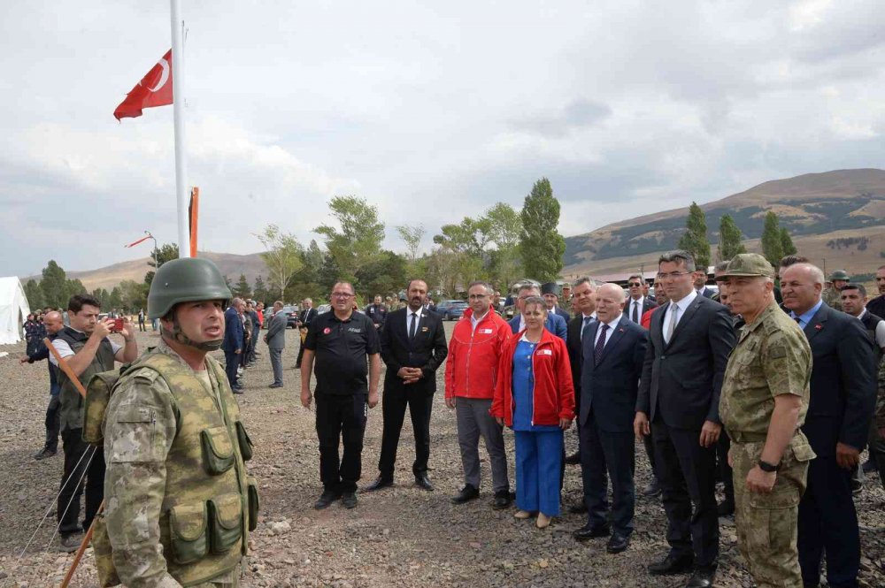 ERZURUM’DA YILDIRIM-2022 SEFERBERLİK TATBİKATI NEFES KESEN GÖRÜNTÜLERE SAHNE OLDU