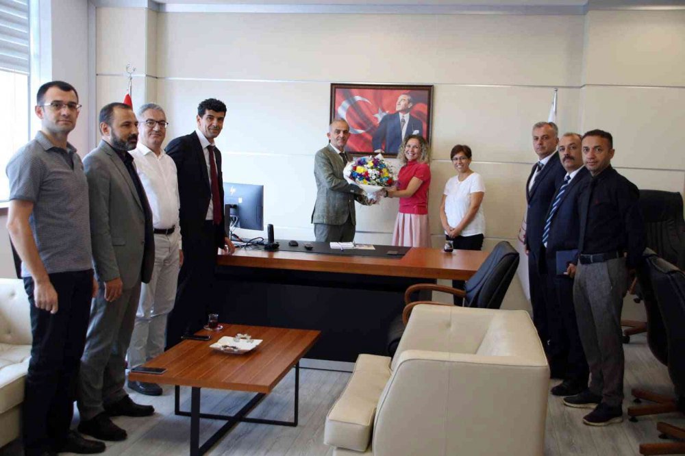 SİNOP’TA YENİ İL SAĞLIK MÜDÜRÜ DR. HASAN MOLLAHÜSEYİNOĞLU GÖREVE BAŞLADI
