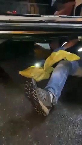 RİZE'DE DURDURULAN BİR ARAÇTAN 15 ADET RUHSATSIZ SİLAH YAKALANDI