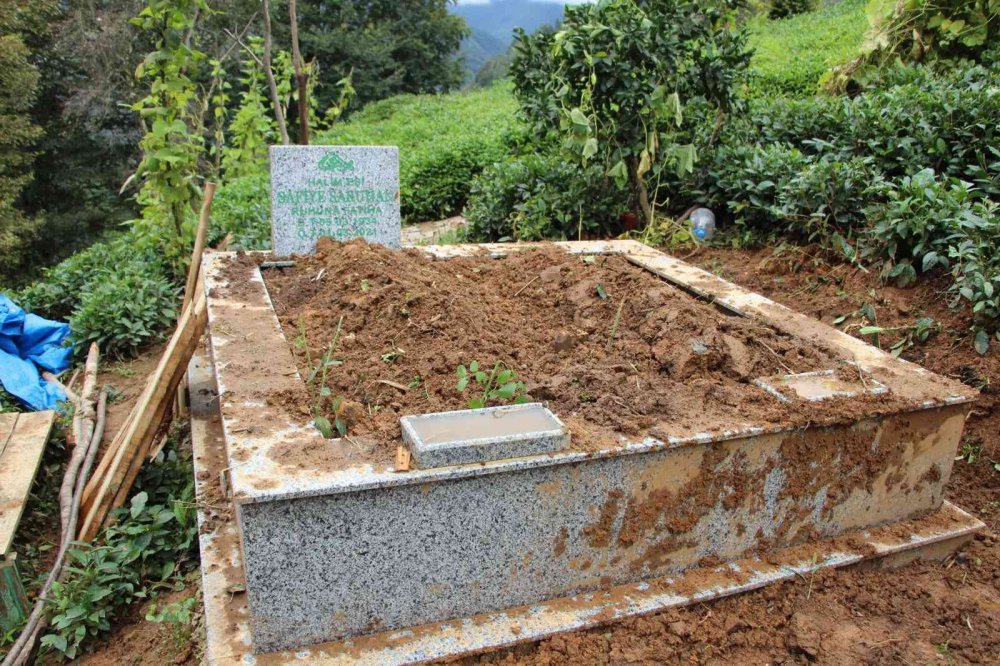 TRABZON / OF  UĞURLU MAHALLESİ'NDE 90 YAŞLARINDAKİ ÜÇ ERKEK KARDEŞ 23 GÜN İÇERİSİNDE VEFAT  ETTİ