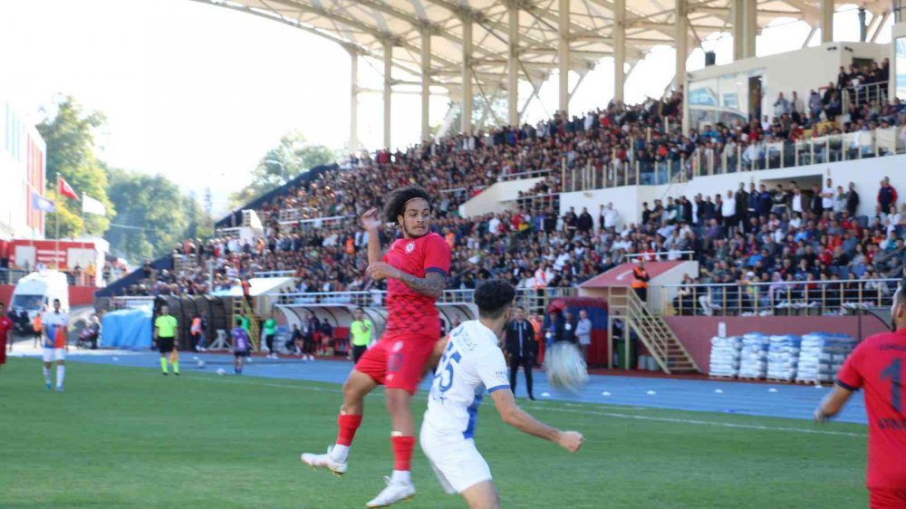 TFF 2.LİG EKİPLERİNDEN ZONGULDAK KÖMÜRSPOR İSKENDERİNSPOR'U 2 - 1 MAĞLUP ETTİ