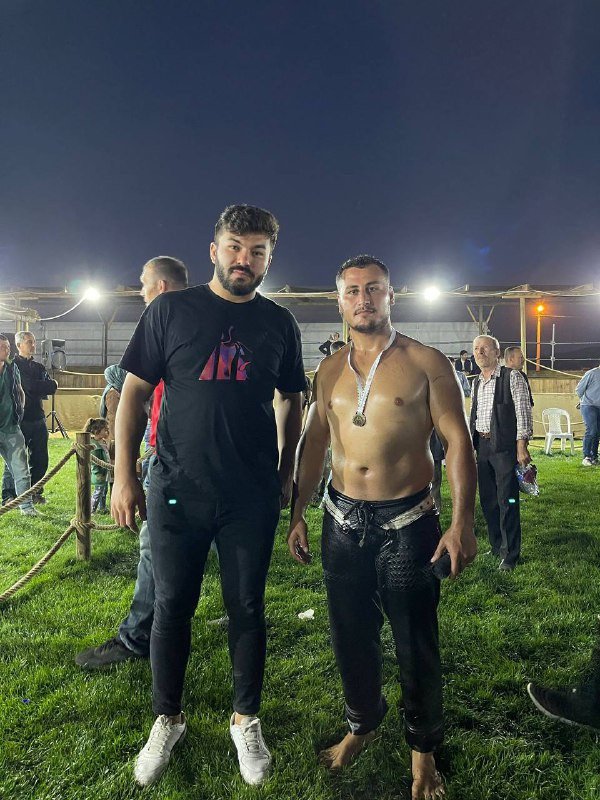 SAKARYA BÜYÜKŞEHİR BELEDİYE SPOR KULÜBÜ GÜREŞÇİSİ ALPARSLAN TEKMEN , DÜNYA GÖÇEBE OYUNLARINDA YAĞLI GÜREŞ KATEGORİSİNDE DÜNYA ŞAMPİYONU OLDU