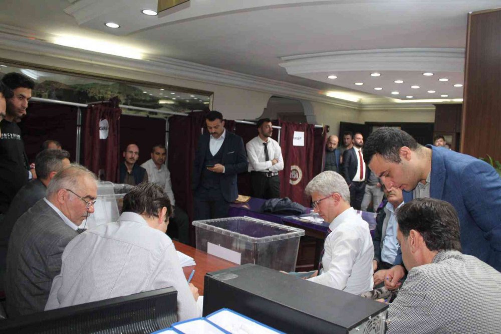 BAYBURT TİCARET VE SANAYİ ODASI SEÇİMLERİNDE SEYHAN GÜVEN TAZELEDİ