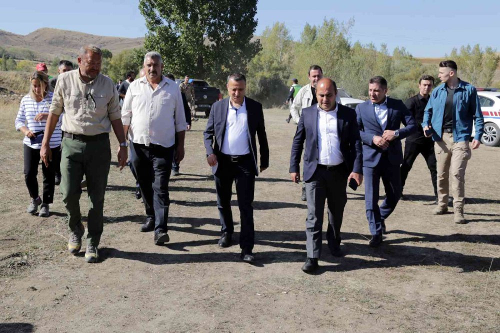 GÜMÜŞHANE'NİN KELKİT İLÇESİNE BAĞLI SADAK KÖYÜNDEKİ SATALA ANTİK KENTİNDE SATALA’DA 5 METRE DERİNLİKTE 5 BİN YILLIK BULGULAR ÇIKIYOR