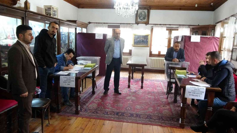 KASTAMONU TİCARET VE SANAYİ ODASI'NDA YAPILAN SEÇİMLERDE BAŞKAN OĞUZ FINDIKOĞLU GÜVEN TAZELEDİ