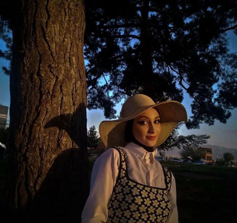 ERZURUM'DA İNŞAATIN ÖNÜNDE CESEDİ BULUNAN DİLARA KÖÇ'ÜN ÖLÜMÜYLE İLGİLİ GÖZALTINA ALINAN 4 KİŞİDEN 1'İ TUTUKLANDI