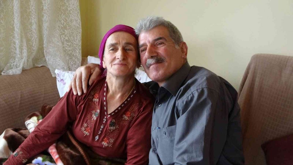 TRABZON’DA TÜM UYARILARA RAĞMEN YORGUN MERMİ VAKALARI BİTMİYOR. TONYA İLÇESİNDE SOL OMZUNA YORGUN MERMİ İSABET EDEN KADIN NEREDEYSE CANINDAN OLUYORDU