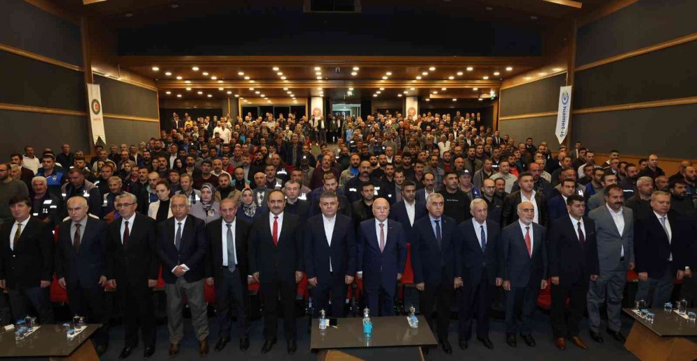 ERZURUM BÜYÜKŞEHİR BELEDİYESİ'NDE TOPLU İŞ SÖZLEŞME SEVİNCİ YAŞANIYOR.BAŞKAN SEKMEN İŞÇİ MAAŞLARINA YÜZDE 75 ZAM YAPTI