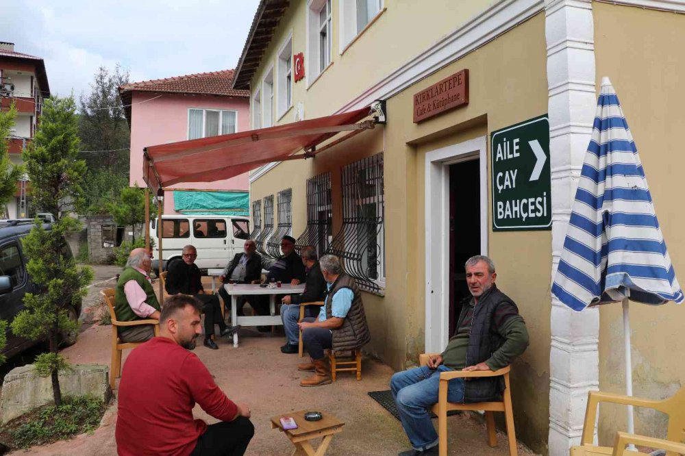 RİZELİ GURBETÇİ NAZIM KALYONCU OKUDUĞU MERKEZE BAĞLI KIRKLARTEPE KÖYÜNDEKİ İLKOKULU KÖYÜ İÇİN SEVGİ KONAĞINA DÖNÜŞTÜREREK HER YAŞTAN İNSANIN KULLANABİLECEĞİ BİR BİNA HALİNE GETİRDİ