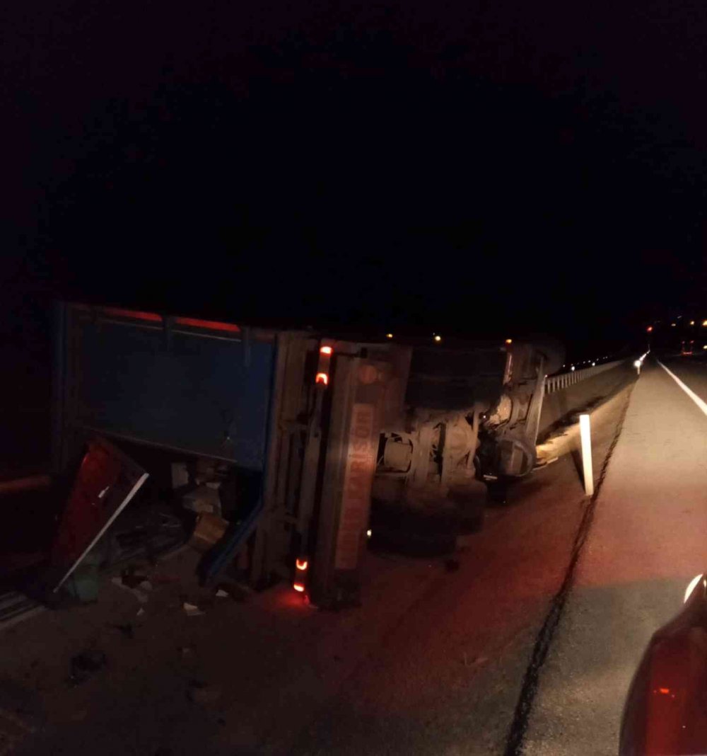 ERZURUM'UN AŞKALE İLÇESİNDE MEYDANA GELEN TRAFİK KAZASINDA 1 KİŞİ HAYATINI KAYBETTİ, 1 KİŞİ DE AĞIR YARALANDI