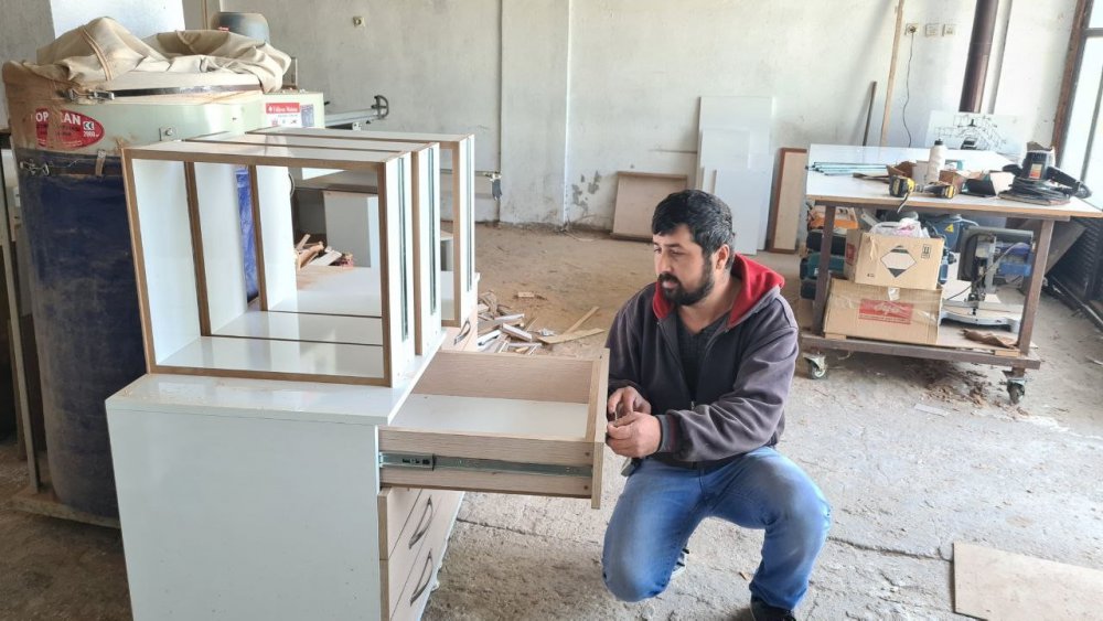 ZONGULDAK'IN ALAPLI İLÇESİNDE 34 YAŞINDAKİ 3 ÇOCUK BABASI ENGELLİ ERHAN USLU, 155 BİN LİRALIK HİBE DESTEĞİYLE İŞ YERİ AÇTI