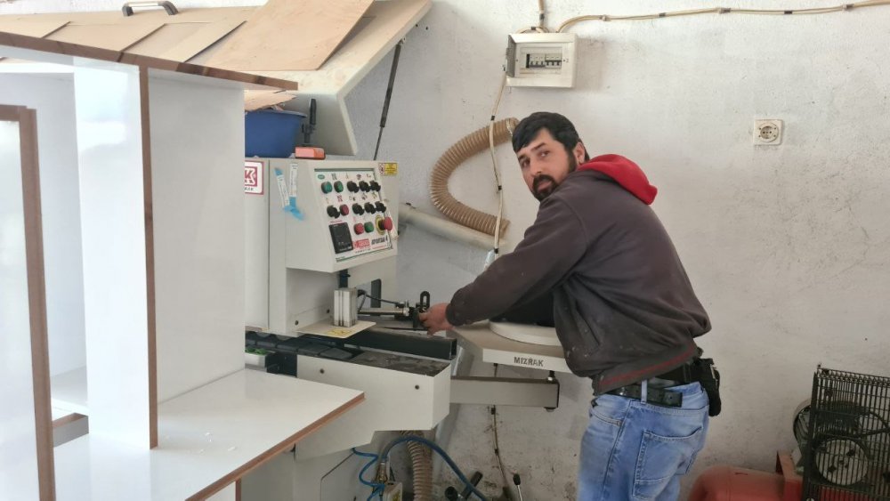 ZONGULDAK'IN ALAPLI İLÇESİNDE 34 YAŞINDAKİ 3 ÇOCUK BABASI ENGELLİ ERHAN USLU, 155 BİN LİRALIK HİBE DESTEĞİYLE İŞ YERİ AÇTI
