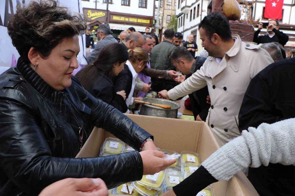 KARABÜK'ÜN SAFRANBOLU İLÇESİNDE SAFRAN HASADI FESTİVALİ’NİN 6’NCISI KORTEJ YÜRÜYÜŞÜ İLE BAŞLADI