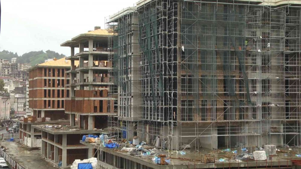 RİZE BELEDİYE BAŞKANI RAHMİ METİN : RİZE'DE KENTSEL DÖNÜŞÜM ÇERÇEVESİNDE YAPIMI DEVAM EDEN BELEDİYE BLOKLARINDA SONA YAKLAŞILDI