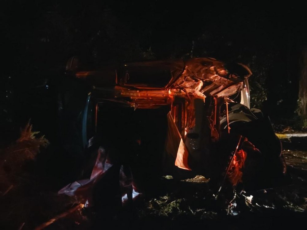 RİZE'DEN TRABZON İSTİKAMETİNE GİTMEKTE OLAN YAHYA BİRİNCİ  YÖNETİMİNDEKİ ARAÇ KAZA YAPTI. KAZADA İŞADAMI YAHYA BİRİNCİ HAYATINI KAYBEDERKEN, LÜKS JİP HURDAYA DÖNDÜ