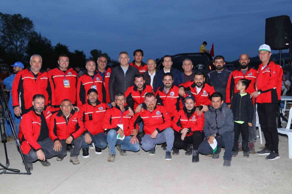 ORDU'NUN ÜNYE İLÇESİNDE YAPILAN "ULUSLARARASI KARADENİZ OFF-ROAD KUPASI" NEFES KESEN YARIŞLARA SAHNE OLDU