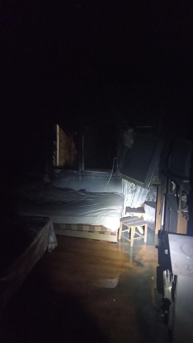 RİZE'NİN ÇAYELİ İLÇESİNDE YABANCI UYRUKLU ŞAHISLARIN KALDIĞI BİNADA ÇIKAN YANGINDA 1 KİŞİ YARALANDI