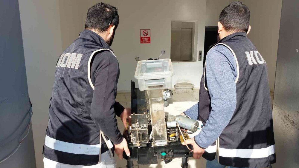 SAMSUN'DA SİGARA VE TÜTÜN MAMULLERİ KAÇAKÇILIĞIYLA İLGİLİ "DUMAN-2" ADI VERİLEN OPERASYONDA 18 KİŞİ GÖZALTINA ALINDI