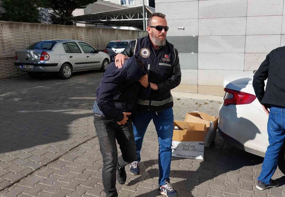SAMSUN'DA SİGARA VE TÜTÜN MAMULLERİ KAÇAKÇILIĞIYLA İLGİLİ "DUMAN-2" ADI VERİLEN OPERASYONDA 18 KİŞİ GÖZALTINA ALINDI