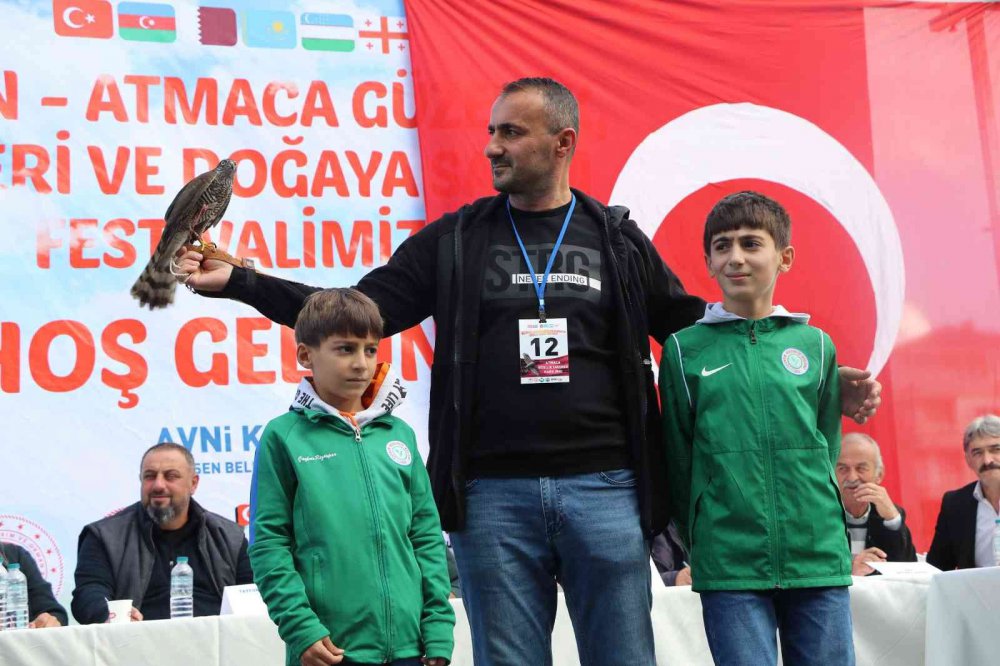 RİZE'NİN ARDEŞEN İLÇESİNDE DÜZENLENEN ŞAHİN-ATMACA GÜZELLİK BECERİ VE DOĞAYA SALIM FESTİVALİ'NDE ATMACA VE ŞAHİNLER YARIŞTI
