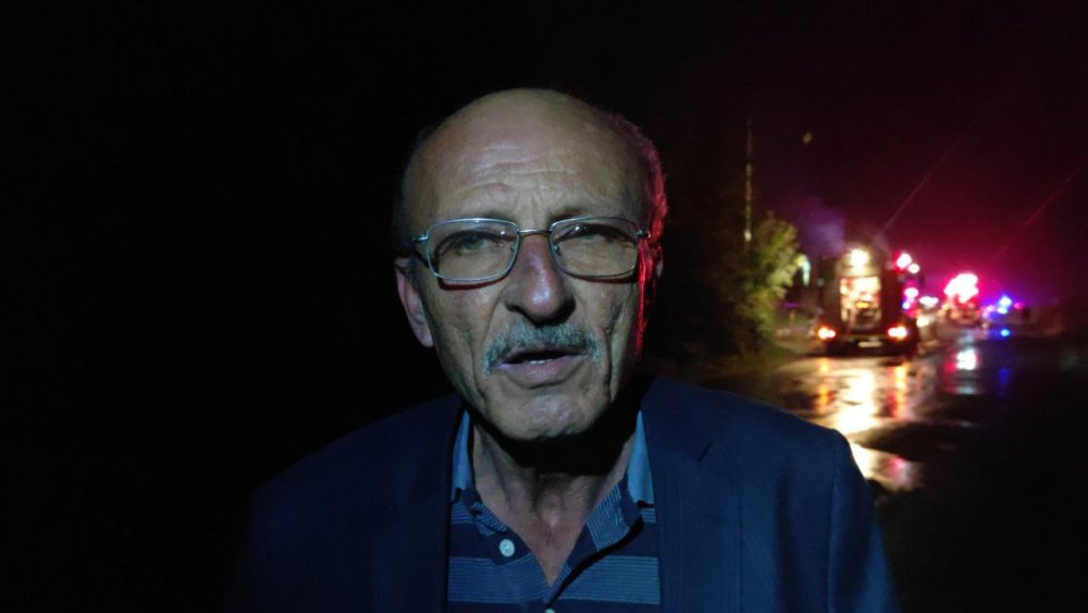 SAKARYA'NIN ERENLER İLÇESÜNDE SÜNGER FABRİKASI ALEVLERE TESLİM OLDU: EKİPLER YANGINI SÖNDÜRMEK İÇİN SEFERBER OLDU