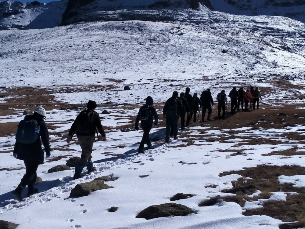 RİZE’DE CUMHURİYET BAYRAMI ETKİNLİĞİ ÇERÇEVESİNDE VERÇENDİK DAĞCILIK KULÜBÜ TARAFINDAN DÜZENLENEN GELENEKSEL OVİT ZİRVE TIRMANIŞI 17. KEZ YAPILDI