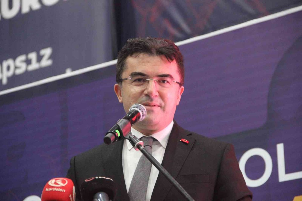 ERZURUM'DA DOĞU ANADOLU KİTAP FUARI ÜNLÜ YAZARLARIN DA KATILDIĞI TÖRENLE BAŞLADI