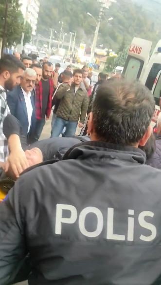 ARTVİN’DE POLİSİ VURAN ZANLIYI LİNÇTEN YİNE POLİS VE JANDARMA EKİPLERİ KURTARDI