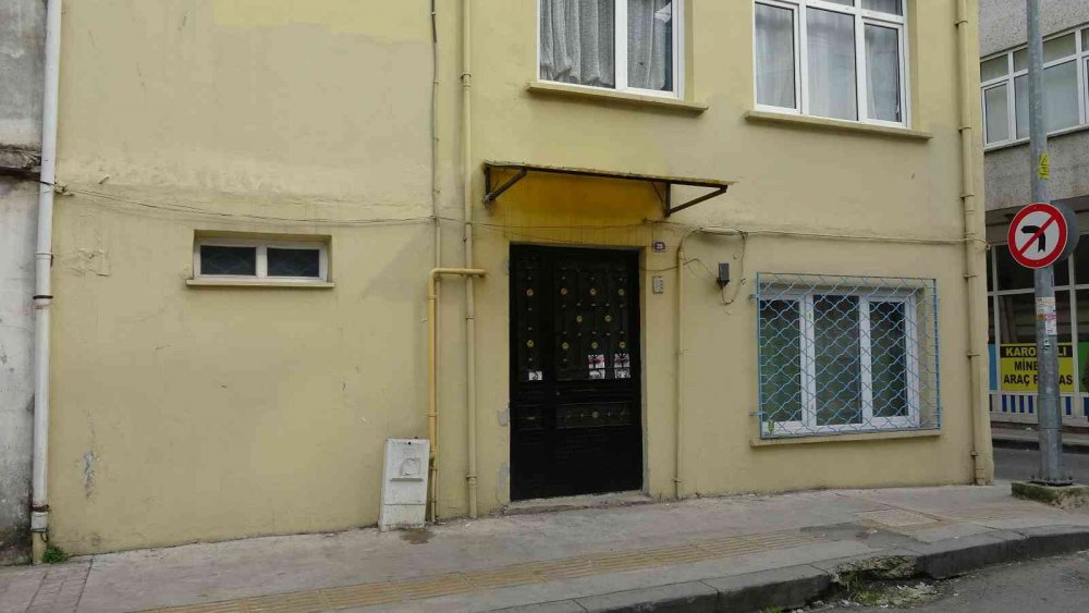 KARADENİZ FIKRASI GİBİ APARTMAN. ORDU'DA KARADENİZ FIKRASI GİBİ APARTMAN GÖRENLERİ ŞAŞKINA ÇEVİRİYOR. APARTMANDA BALKON KAPILARI VAR AMA BALKON YOK